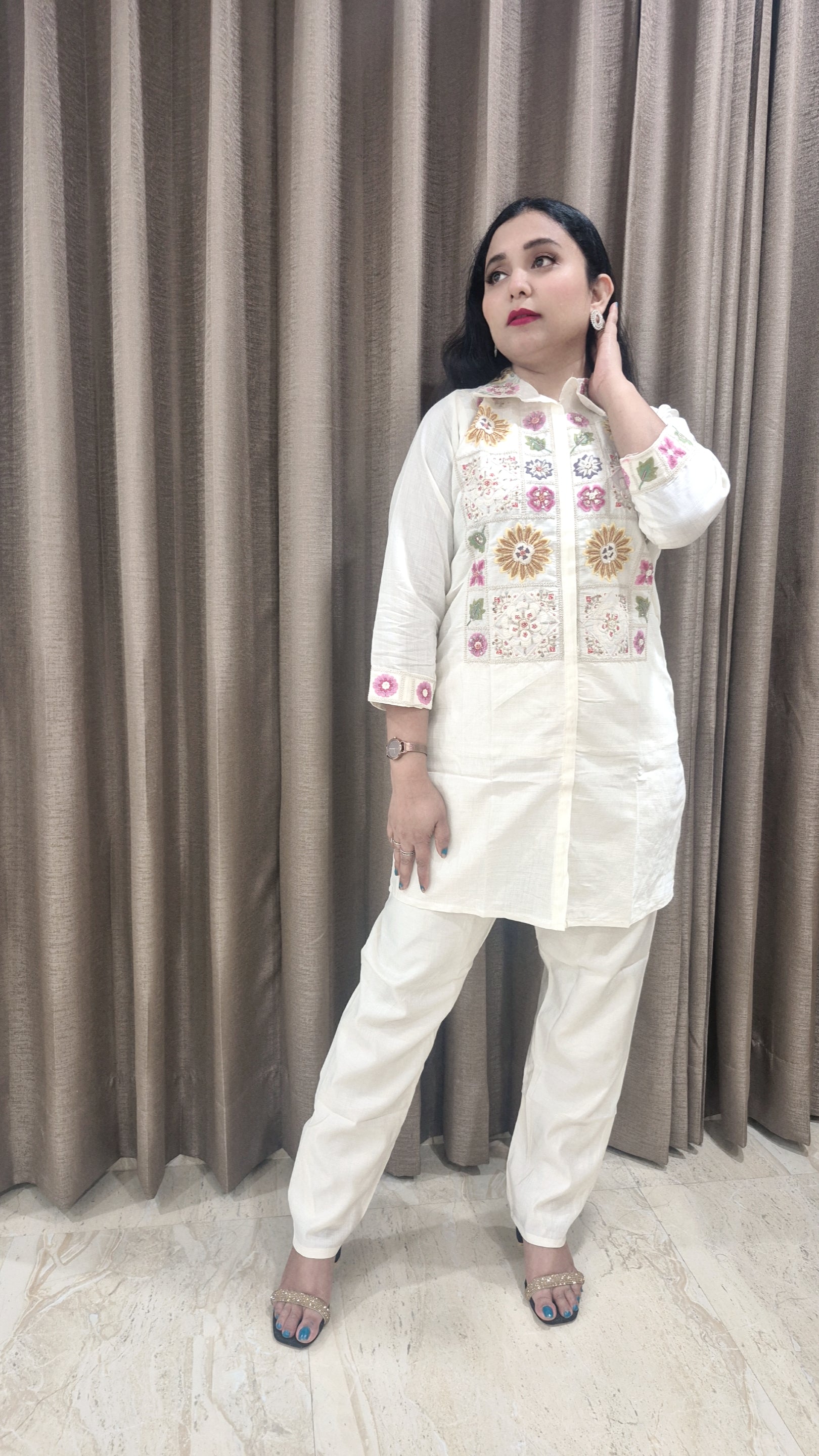 Women Floral Yoke Design Regular Sequinned Top with Trousers