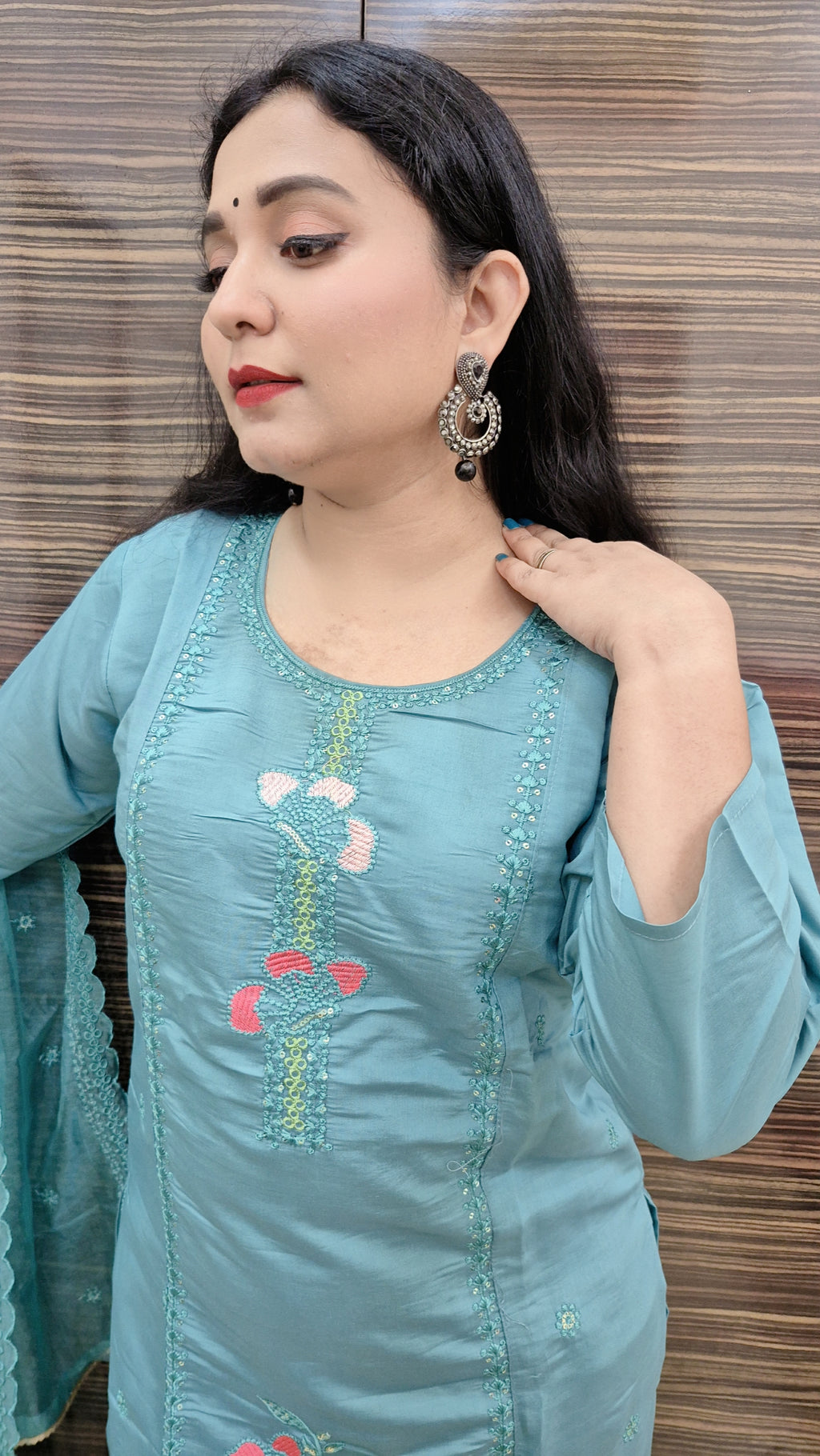 Women Floral Embroidered Regular Kurta with Trousers & With Dupatta