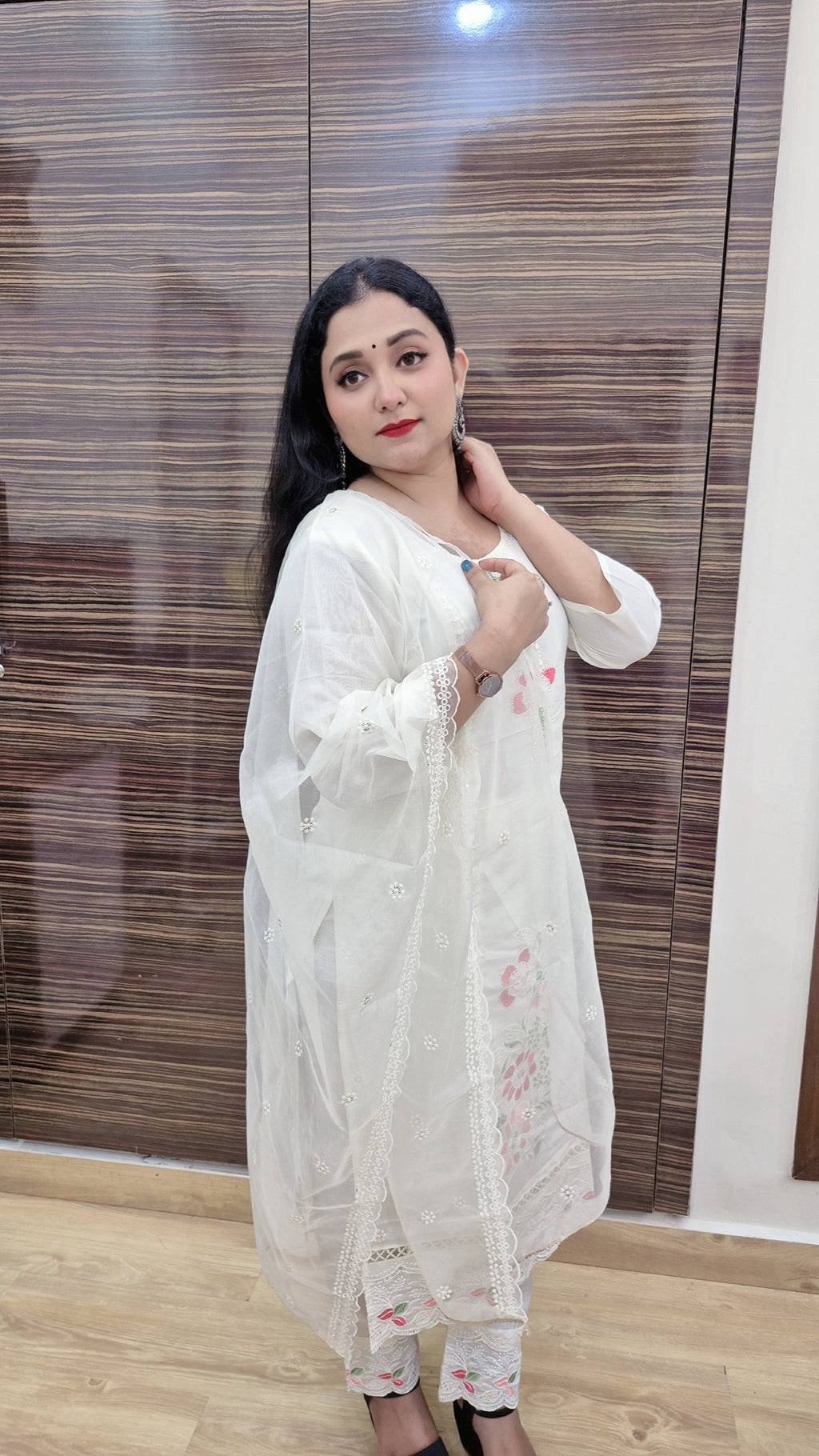 Women Floral Embroidered Regular Kurta with Trousers & With Dupatta