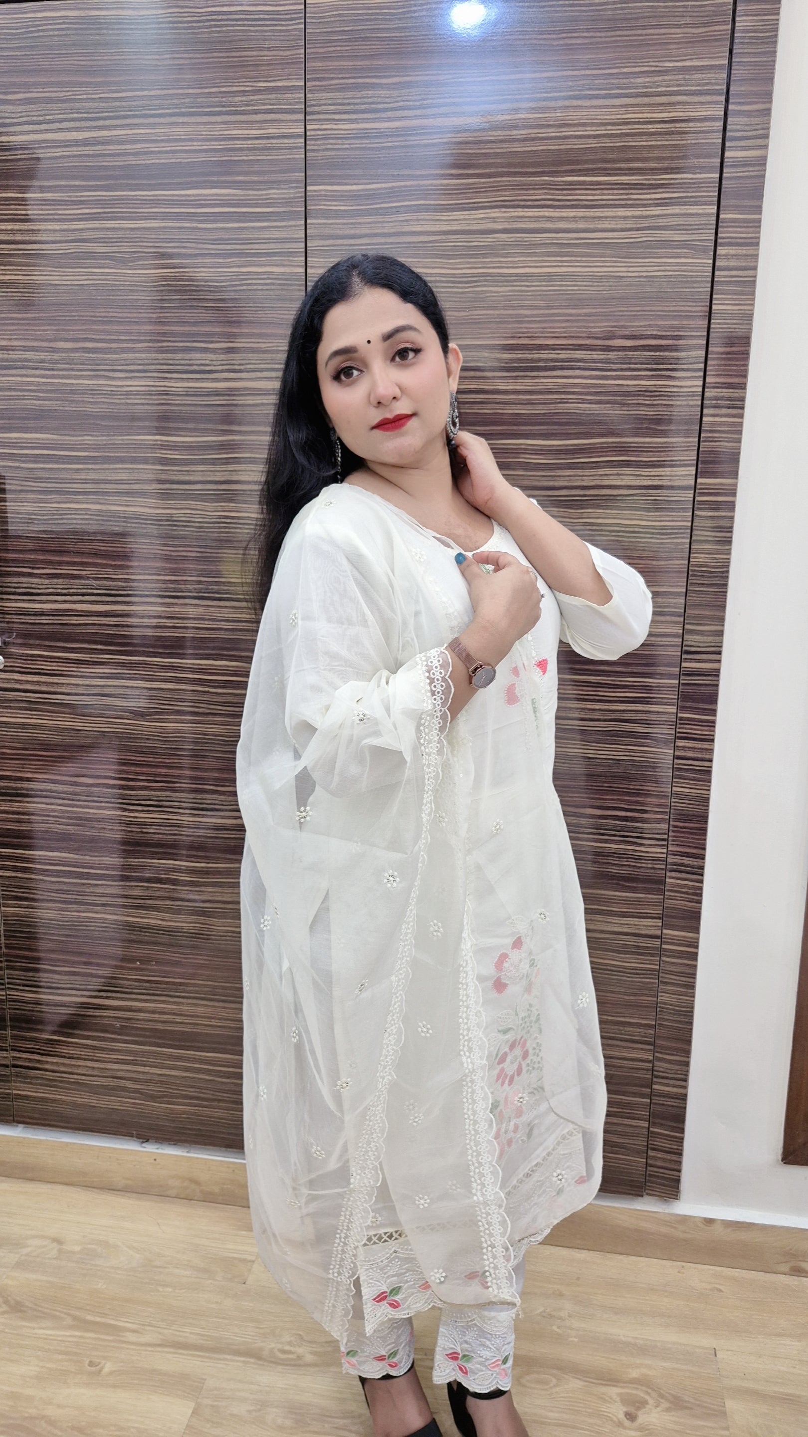 Women Floral Embroidered Regular Kurta with Trousers & With Dupatta