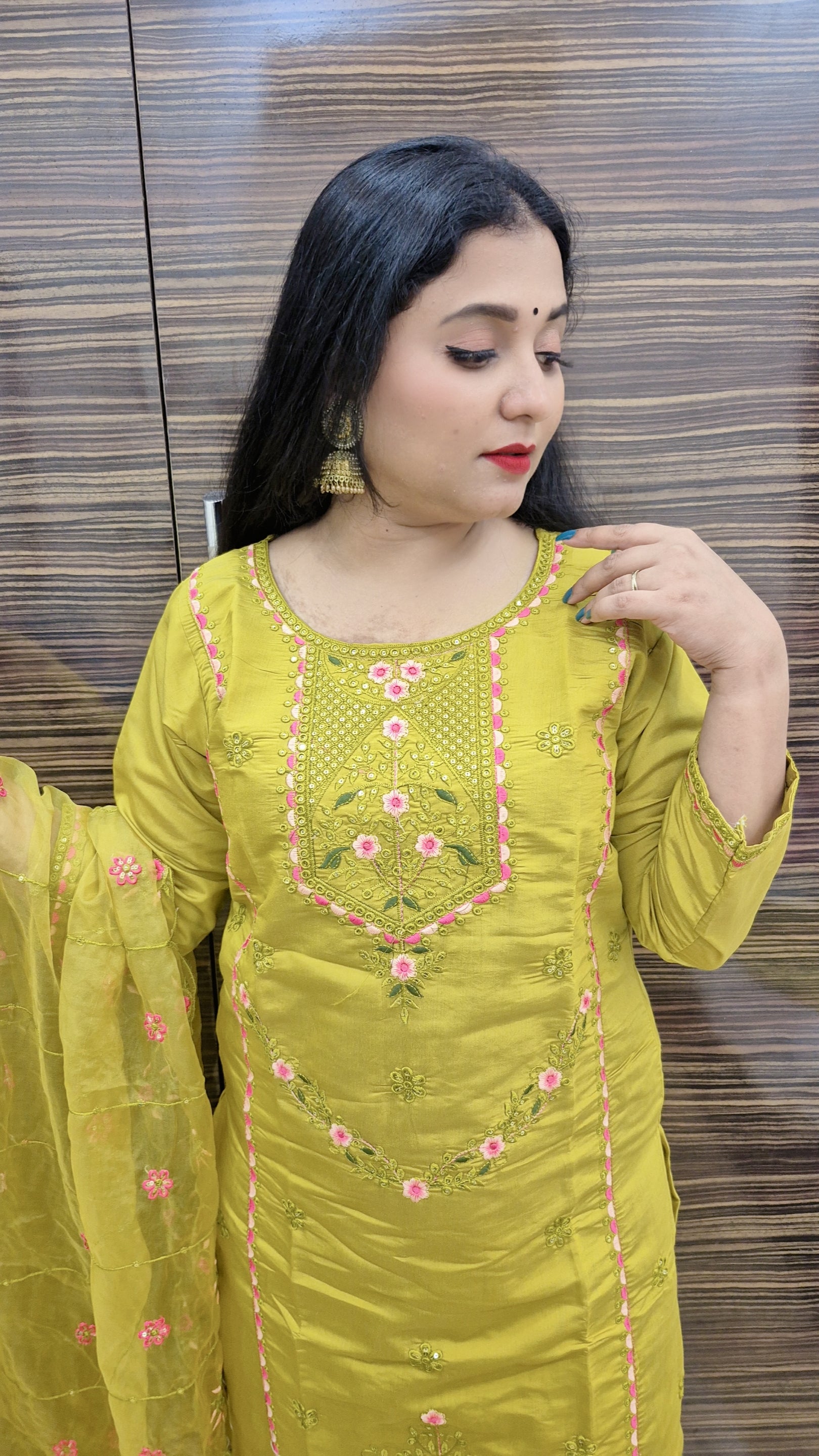 Women Floral Embroidered Regular Kurta with Trouser & With Dupatta