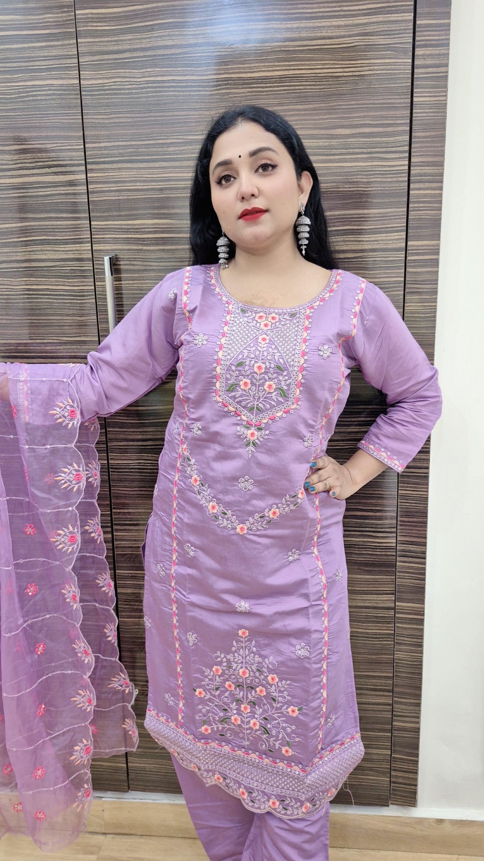 Women Floral Embroidered Regular Kurta with Trouser & With Dupatta