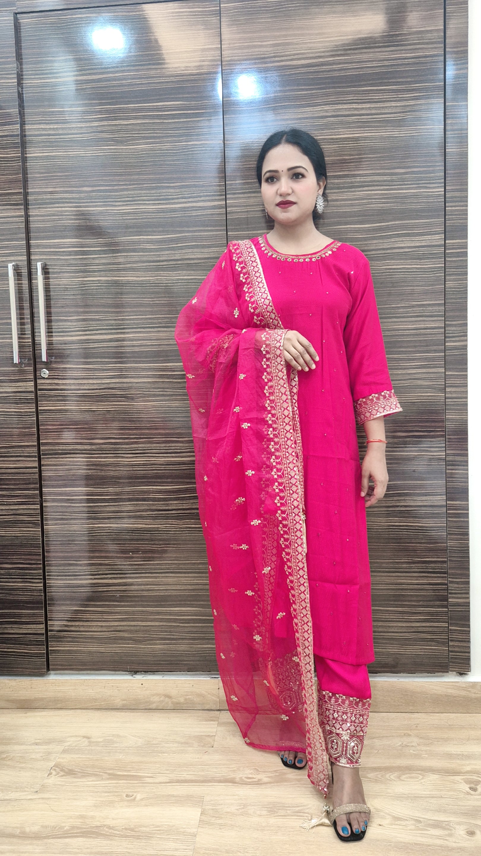 Women Floral Embroidered Regular Kurta with Trouser & With Dupatta