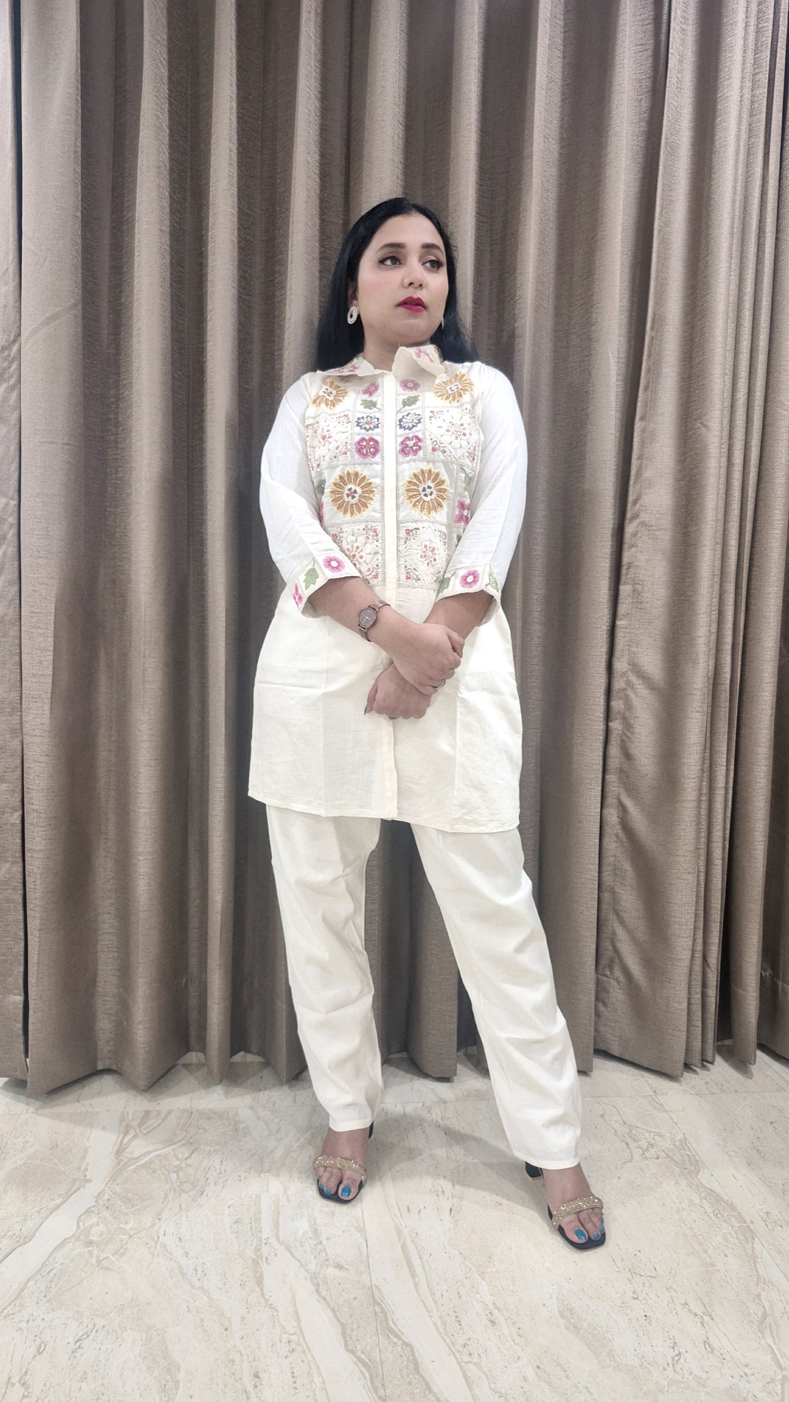 Women Floral Yoke Design Regular Sequinned Top with Trousers