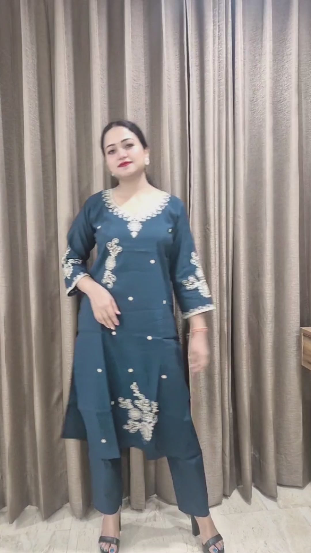 Women Floral Embroidered Regular Kurta with Trouser & With Dupatta