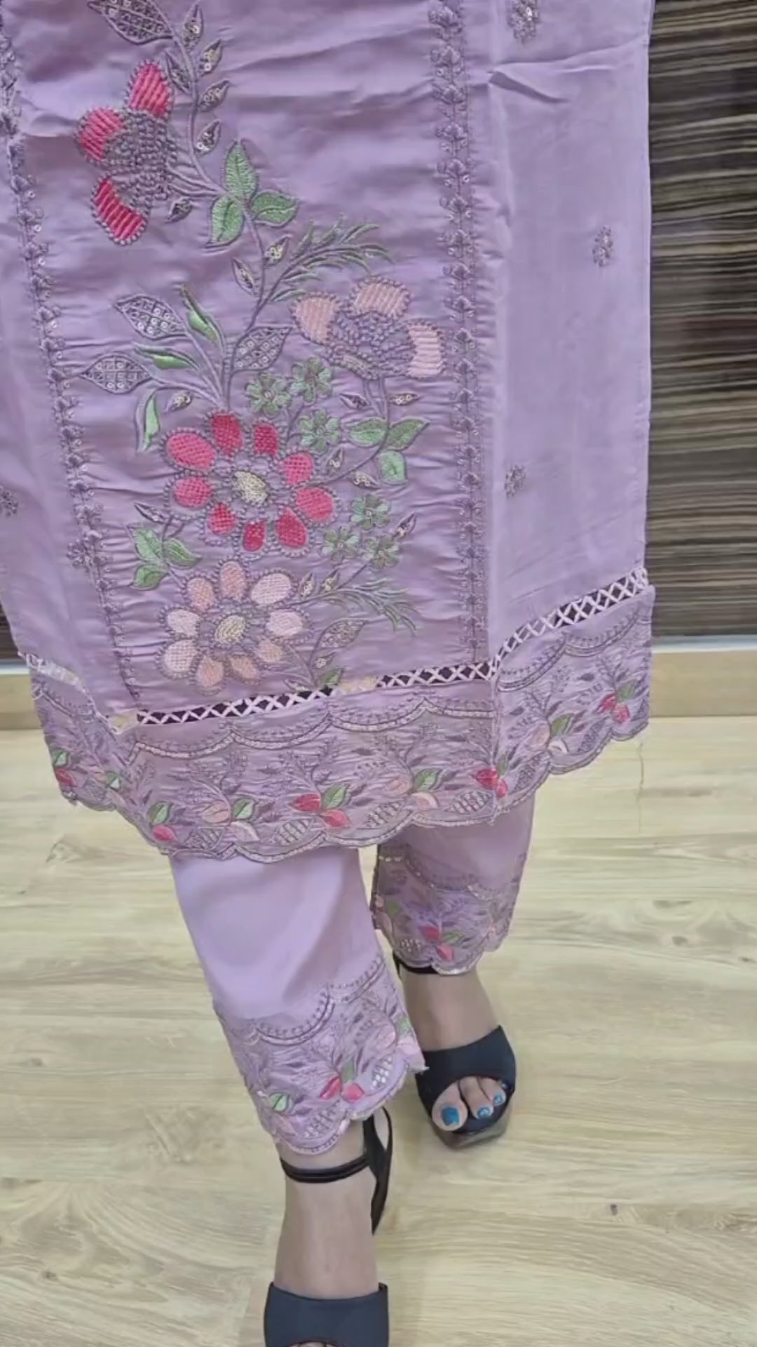 Women Floral Embroidered Regular Kurta with Trouser & With Dupatta